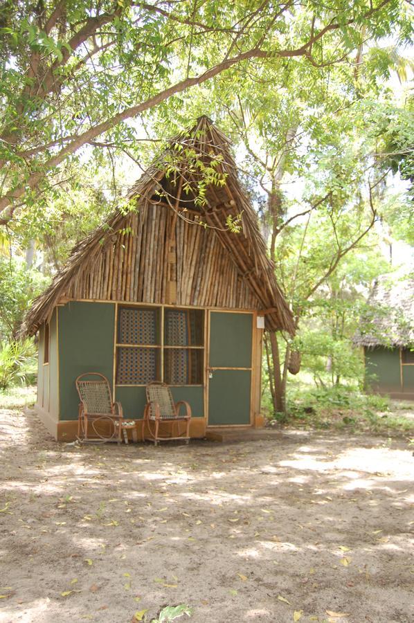 The Beach Crab Resort Pangani Екстериор снимка