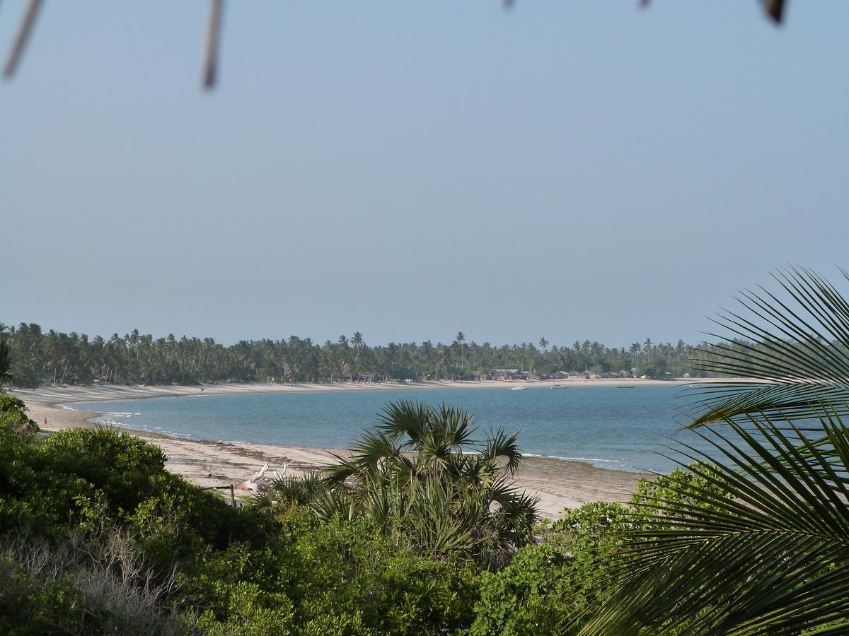 The Beach Crab Resort Pangani Екстериор снимка